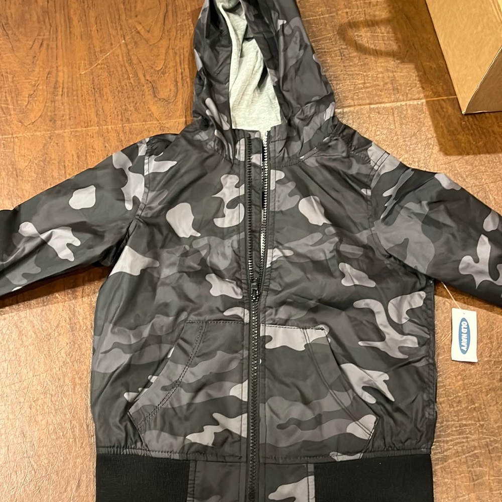 Brand new with tags old navy boys size 5 camouflage gray/black light-raincoat